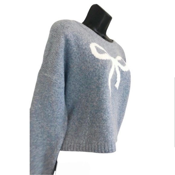 Jessica Simpson blue white bow print fuzzy knit crew neck sweater size medium‎ - Picture 3 of 5